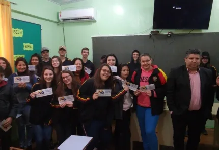 ESCOLA ESTADUAL GENY TELLES COLPANI REALIZA PALESTRA SOBRE EDUCAÇÃO FISCAL E NOTA FISCAL GAUCHA